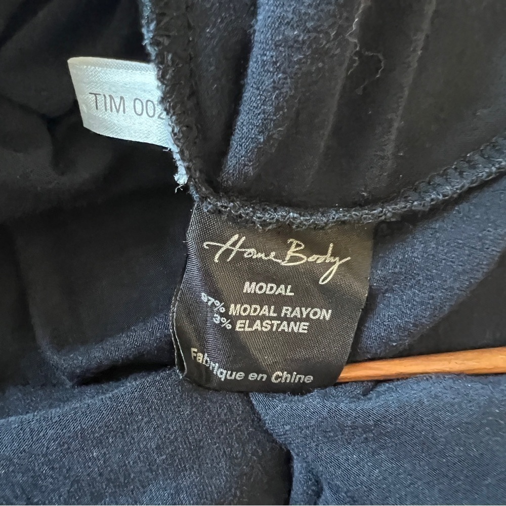 HOMEBODY Long Sleeve Loungewear Top Peekaboo Wrist Ruffle Jewel Buttons Size L - Picture 7 of 11